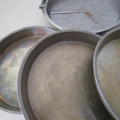 #75 Baking pans