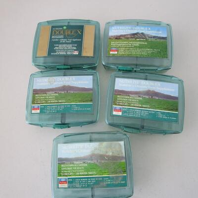 #76 5- Plastic storage containers