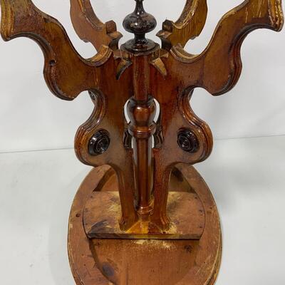 .103. Cottage Victorian Oval Table | c. 1870