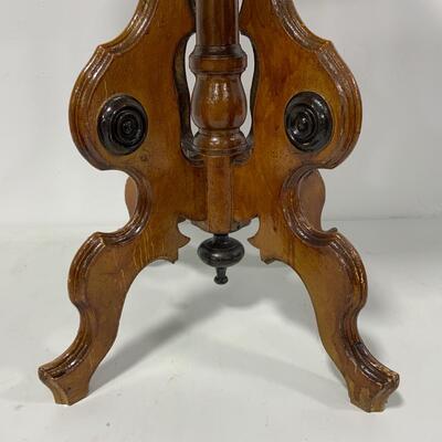 .103. Cottage Victorian Oval Table | c. 1870