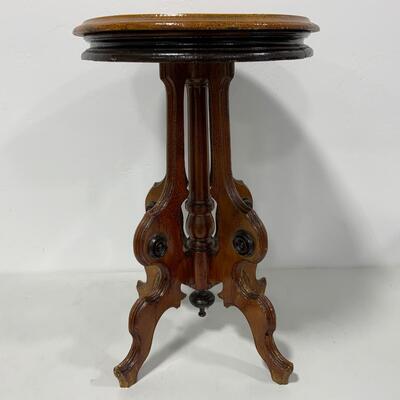 .103. Cottage Victorian Oval Table | c. 1870