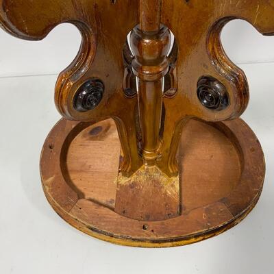 .103. Cottage Victorian Oval Table | c. 1870