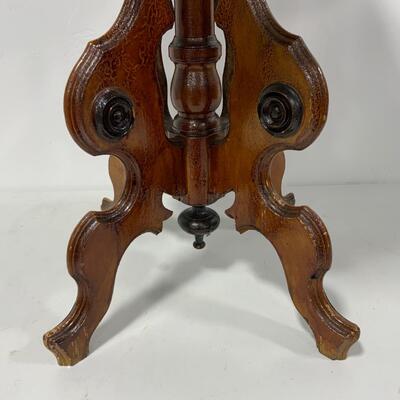 .103. Cottage Victorian Oval Table | c. 1870