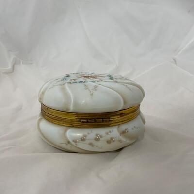 .115. Large Wave Crest Covered Box | c. 1890