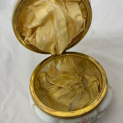 .115. Large Wave Crest Covered Box | c. 1890