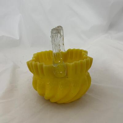 .122. Yellow Overshot Glass | Thorn Handle Basket | c. 1890