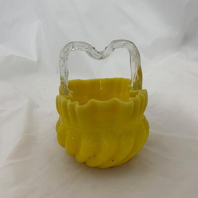 .122. Yellow Overshot Glass | Thorn Handle Basket | c. 1890