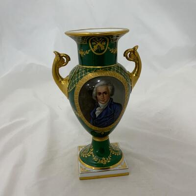 .125. French Portrait Urn | Signed | c. 1900