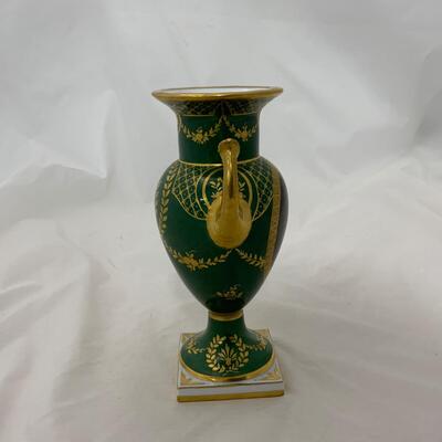 .125. French Portrait Urn | Signed | c. 1900