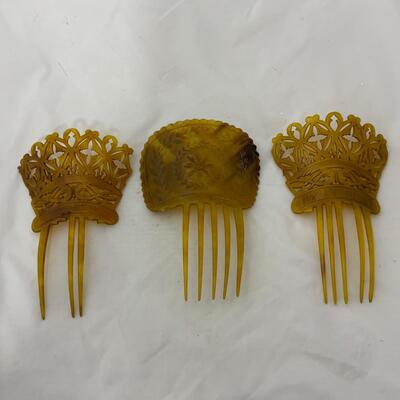.127. Six Tortoise Shell Combs | c. 1820