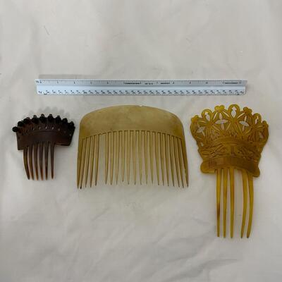.127. Six Tortoise Shell Combs | c. 1820