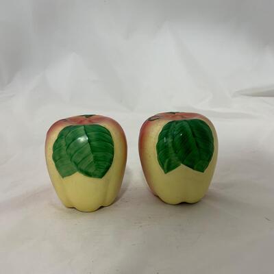 .183. 1930s Apple Kitchen Suite