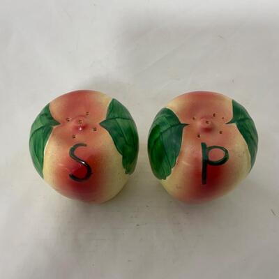 .183. 1930s Apple Kitchen Suite