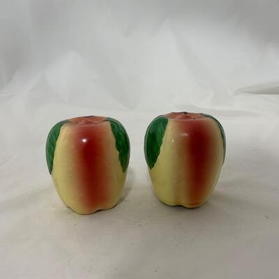 .183. 1930s Apple Kitchen Suite
