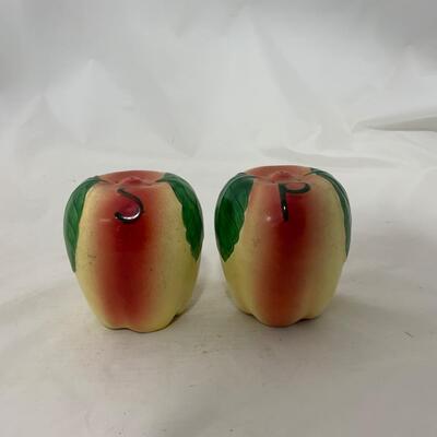 .183. 1930s Apple Kitchen Suite