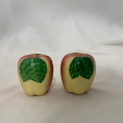 .183. 1930s Apple Kitchen Suite