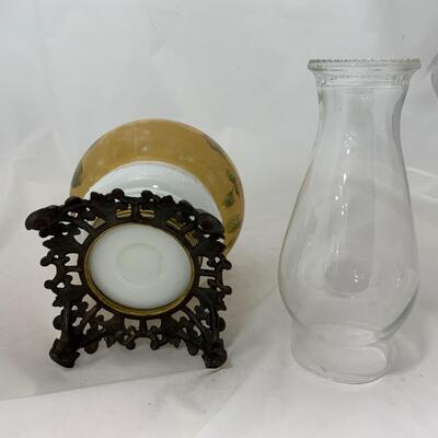 .199. Yellow Rose Kerosene Lamp | c. 1890