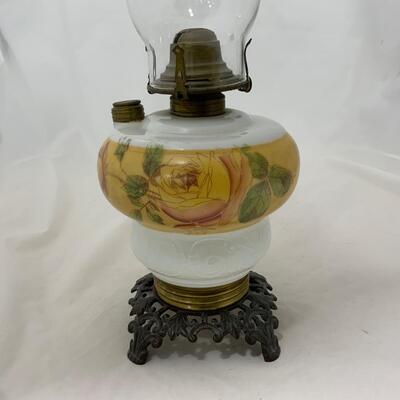 .199. Yellow Rose Kerosene Lamp | c. 1890