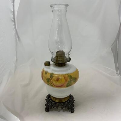 .199. Yellow Rose Kerosene Lamp | c. 1890