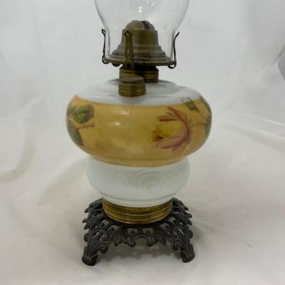 .199. Yellow Rose Kerosene Lamp | c. 1890