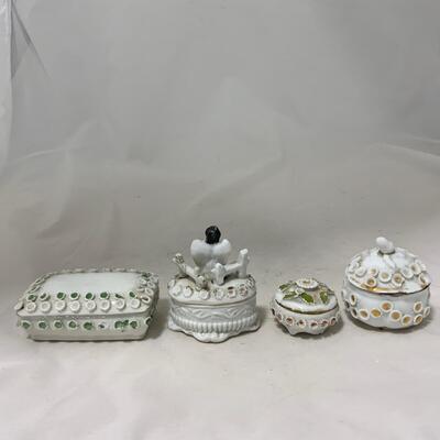 .209. Four Porcelain Trinket Boxes | c. 1860