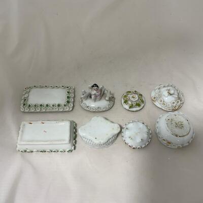 .209. Four Porcelain Trinket Boxes | c. 1860