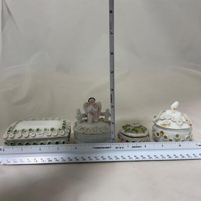 .209. Four Porcelain Trinket Boxes | c. 1860