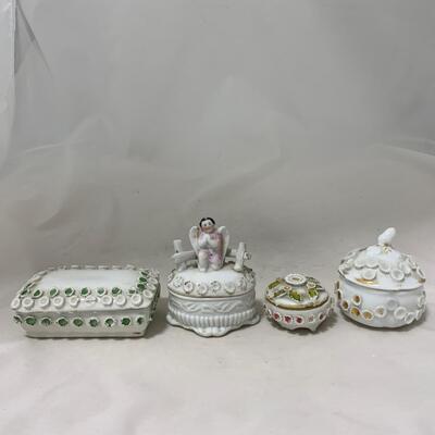 .209. Four Porcelain Trinket Boxes | c. 1860