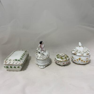 .209. Four Porcelain Trinket Boxes | c. 1860