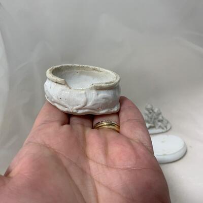 .211. Three Porcelain Trinket Boxes | c. 1860