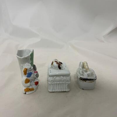 .220. Staffordshire Vase | Pet Trinket Dishes | c. 1860