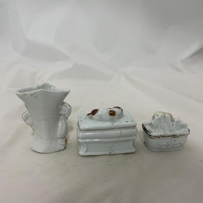 .220. Staffordshire Vase | Pet Trinket Dishes | c. 1860