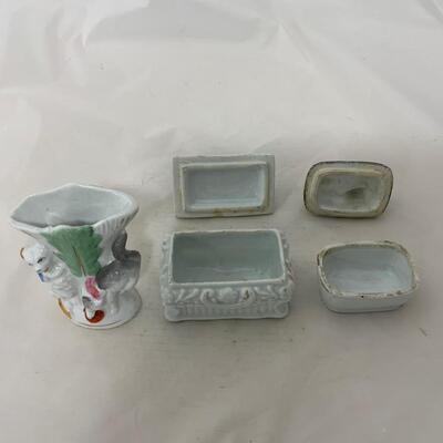 .220. Staffordshire Vase | Pet Trinket Dishes | c. 1860