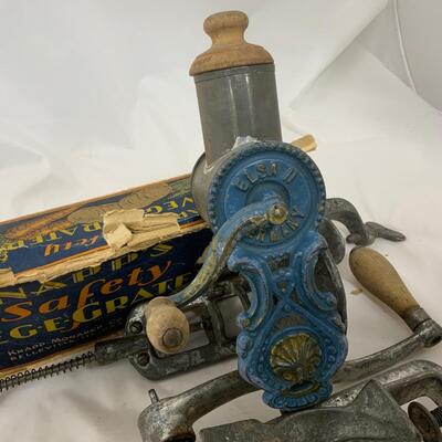 .224. Grinder | Pitter | Grater | c. 1900