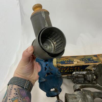 .224. Grinder | Pitter | Grater | c. 1900