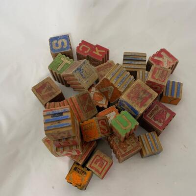 .231. 31 Wood Blocks