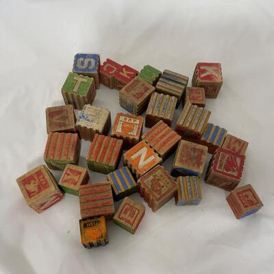 .231. 31 Wood Blocks