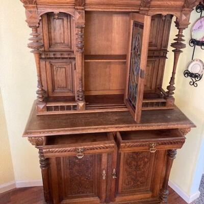 Antique Oak China Cabinet/Hutch