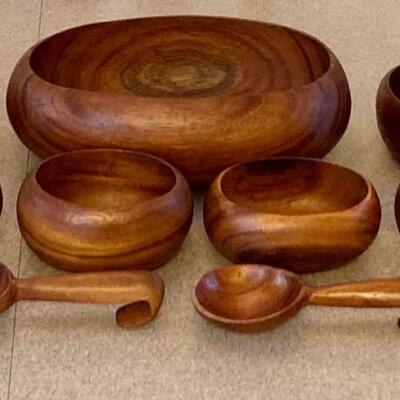 Vintage Wooden Salad Bowl With Six Bowls And Servers