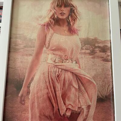 Taylor Swift photo / Framed