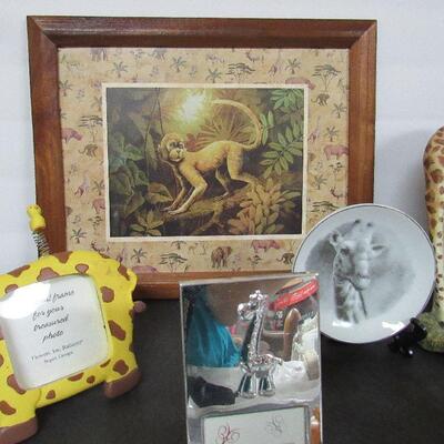 Lot of Giraffe Related Items, Frames, More