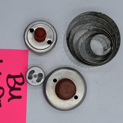 Vtg Cupcake, Muffin, and Cake Pans