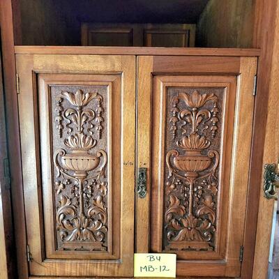 MCM Armoire