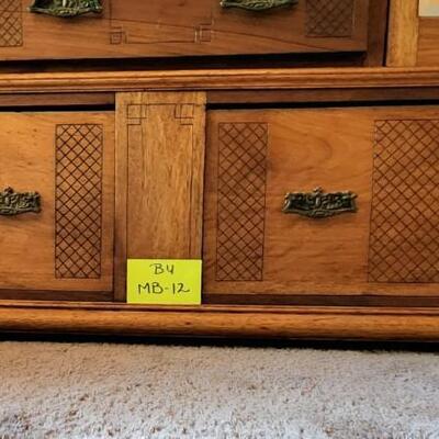 MCM Armoire