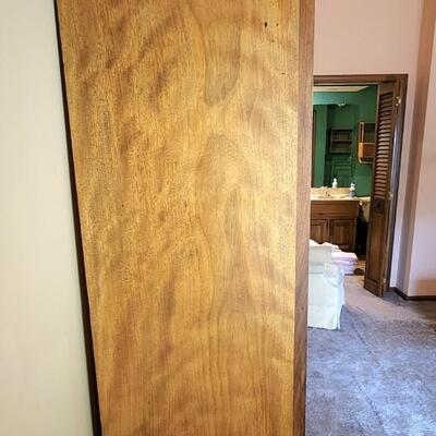 MCM Armoire