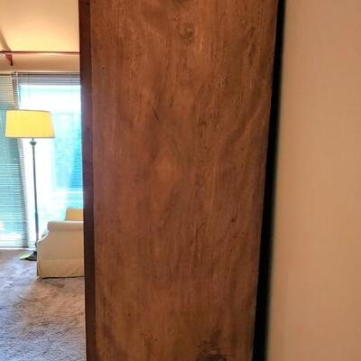 MCM Armoire