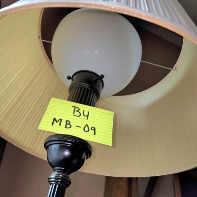 Lamp with lamp shade