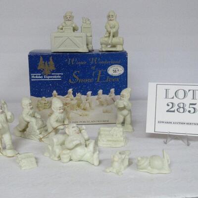 Nice Unused Set of Porcelain Christmas Elves