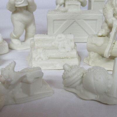 Nice Unused Set of Porcelain Christmas Elves