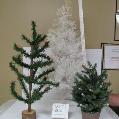 3 Christmas Trees, 1 Battery Operated